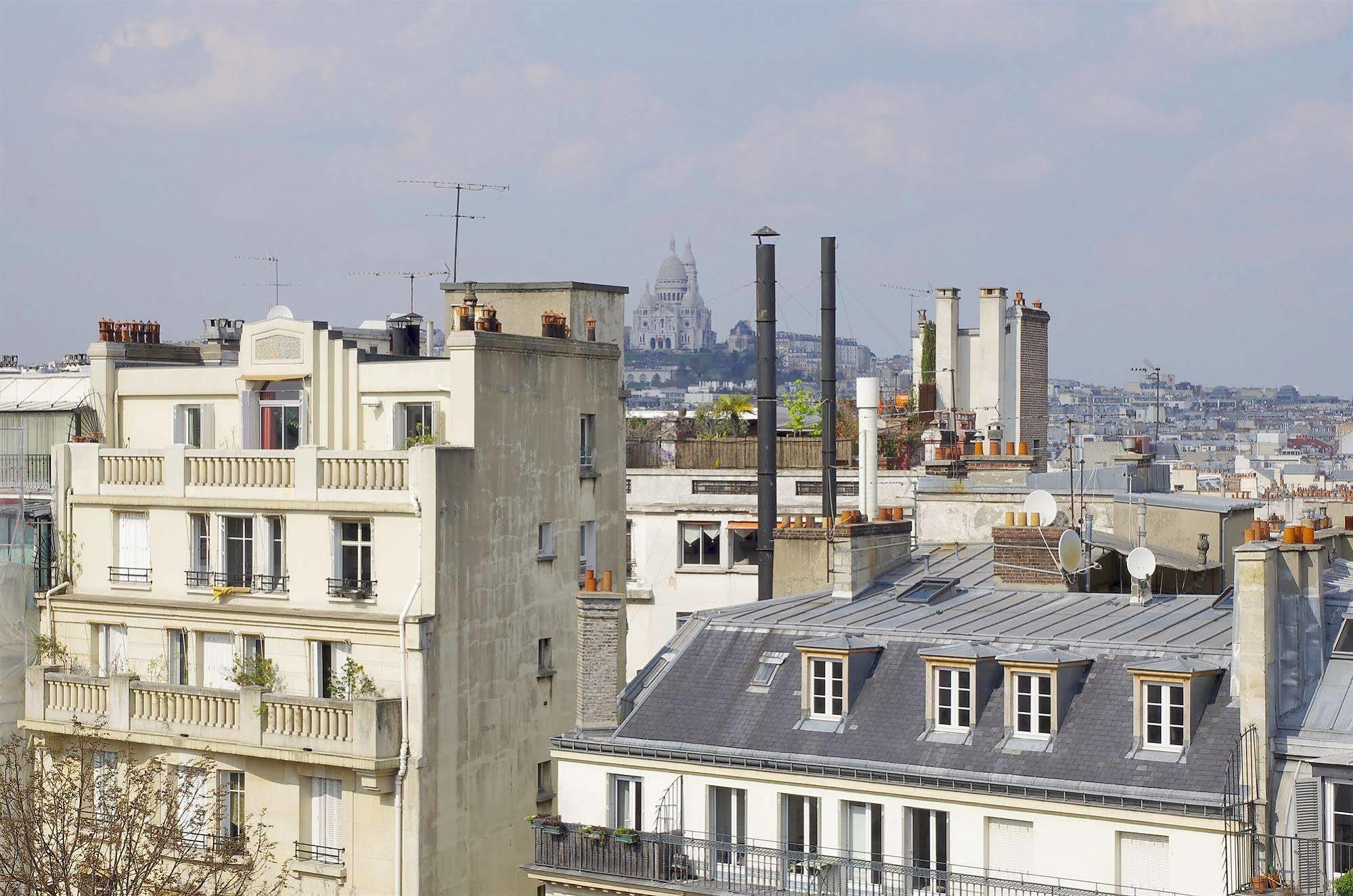 Hotel Le Clery Paris Exterior photo